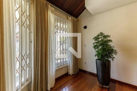 Sala de casa à venda com 4 quartos, 300m² em Jardim Itu, Porto Alegre