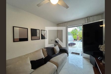 Sala de casa para alugar com 3 quartos, 150m² em Vila Valqueire, Rio de Janeiro