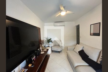 Sala de casa para alugar com 3 quartos, 150m² em Vila Valqueire, Rio de Janeiro