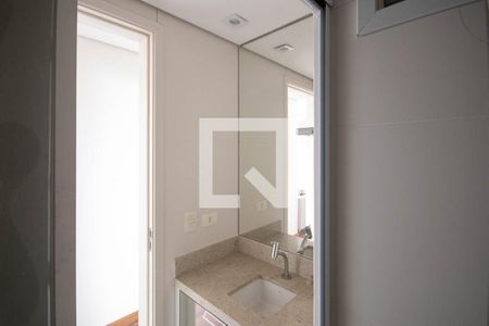 Banheiro de apartamento à venda com 2 quartos, 60m² em Vila Mazzei, São Paulo