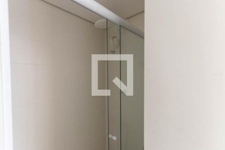 Banheiro de apartamento à venda com 2 quartos, 60m² em Vila Mazzei, São Paulo