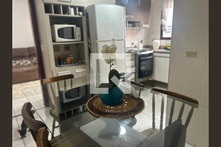 Cozinha de apartamento para alugar com 4 quartos, 120m² em Parque Enseada, Guarujá