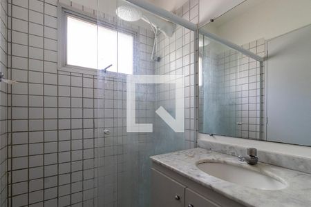 Banheiro da suíte de apartamento para alugar com 3 quartos, 75m² em Vila Marieta, Campinas