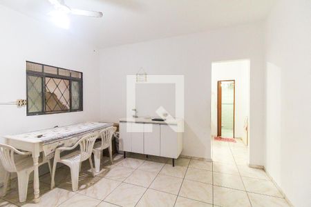 Sala 1 de casa à venda com 4 quartos, 33m² em Conjunto Habitacional Aguia de Haia, São Paulo