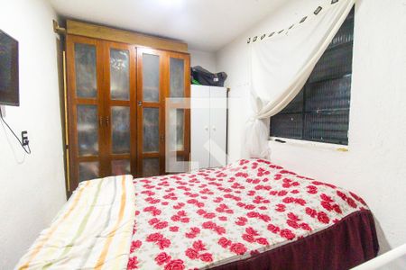 Quarto 1 de casa à venda com 4 quartos, 33m² em Conjunto Habitacional Aguia de Haia, São Paulo