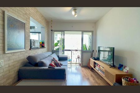 Sala de TV de apartamento à venda com 2 quartos, 61m² em Pinheiros, São Paulo