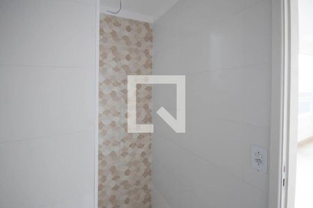 Banheiro de apartamento à venda com 1 quarto, 31m² em Vila Mazzei, São Paulo