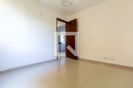 Quarto 1 de apartamento para alugar com 2 quartos, 45m² em Vila Silvia, São Paulo