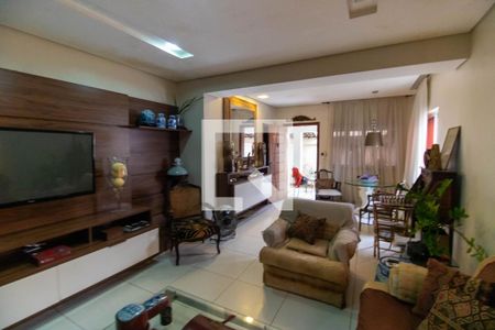 Sala de casa para alugar com 3 quartos, 300m² em Santa Rosa, Niterói