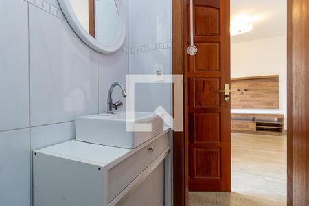 Lavabo de casa para alugar com 3 quartos, 180m² em Uberaba, Curitiba