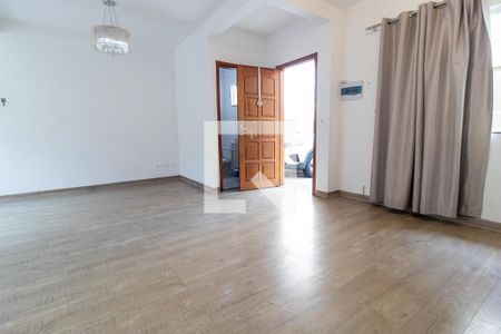 Sala de casa para alugar com 3 quartos, 180m² em Uberaba, Curitiba