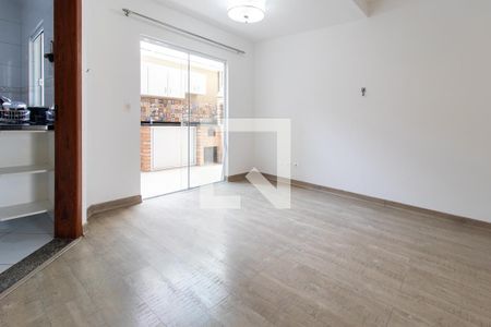 Sala de casa para alugar com 3 quartos, 180m² em Uberaba, Curitiba