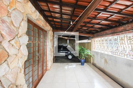 Varanda de casa à venda com 2 quartos, 80m² em Minas Caixa, Belo Horizonte