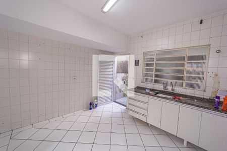 Cozinha de casa para alugar com 3 quartos, 300m² em Vila Ré, São Paulo