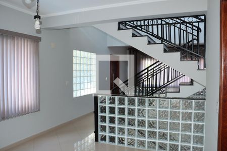 Casa de Condomínio para alugar com 3 quartos, 191m² em Rio Cotia, Cotia