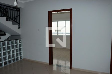 Casa de Condomínio para alugar com 3 quartos, 191m² em Rio Cotia, Cotia