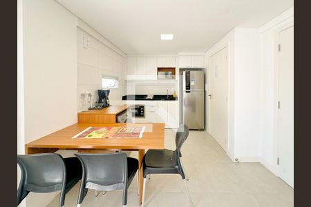 Sala/Cozinha de apartamento para alugar com 1 quarto, 43m² em Coqueiros, Florianópolis