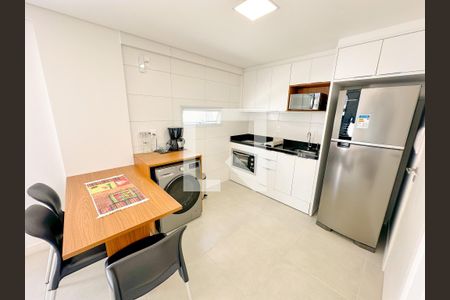Sala/Cozinha de apartamento para alugar com 1 quarto, 43m² em Coqueiros, Florianópolis