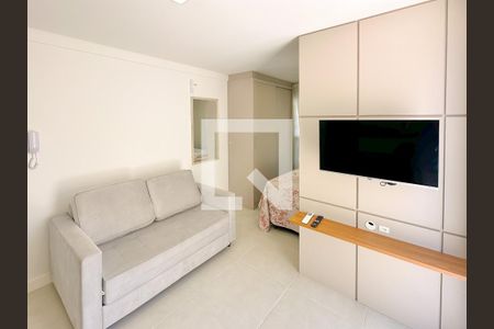 Sala de TV de apartamento para alugar com 1 quarto, 43m² em Coqueiros, Florianópolis