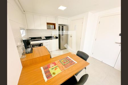Sala/Cozinha de apartamento para alugar com 1 quarto, 43m² em Coqueiros, Florianópolis