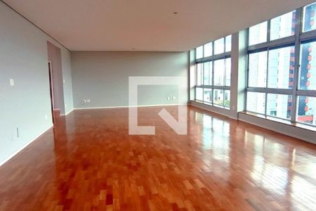 Apartamento à venda com 4 quartos, 304m² em Floresta, Belo Horizonte