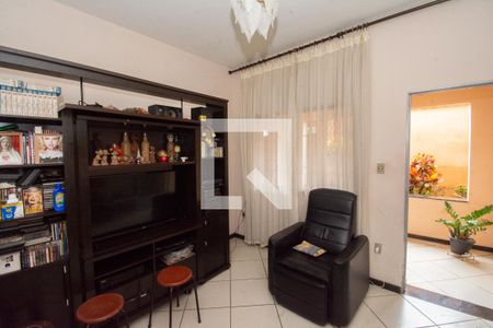 Casa à venda com 4 quartos, 211m² em Pindorama, Belo Horizonte