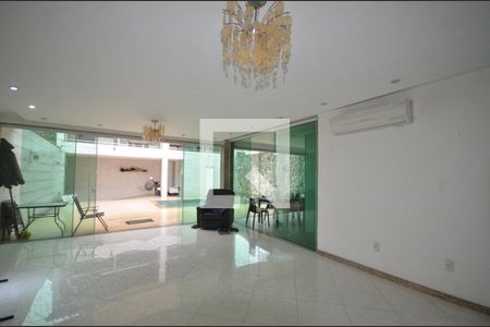 Sala de casa para alugar com 4 quartos, 360m² em Vila Valqueire, Rio de Janeiro