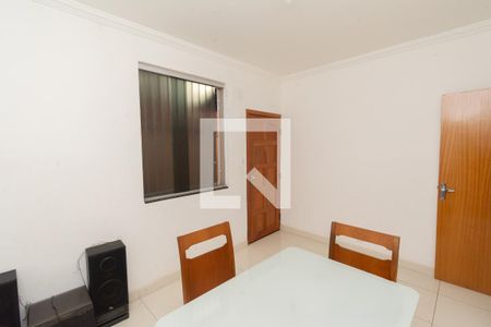 Sala de casa à venda com 3 quartos, 87m² em Santa Cruz Industrial, Contagem