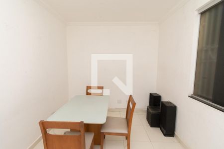 Sala de casa à venda com 3 quartos, 87m² em Santa Cruz Industrial, Contagem