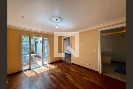 Sala  de casa à venda com 3 quartos, 300m² em Granja Julieta, São Paulo