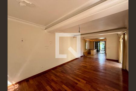Sala  de casa à venda com 3 quartos, 300m² em Granja Julieta, São Paulo