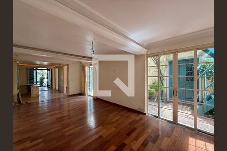Sala  de casa à venda com 3 quartos, 300m² em Granja Julieta, São Paulo