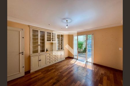 Sala  de casa à venda com 3 quartos, 300m² em Granja Julieta, São Paulo