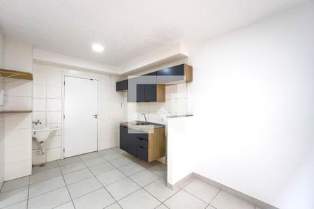 Sala e cozinha de apartamento para alugar com 2 quartos, 34m² em Cambuci, São Paulo