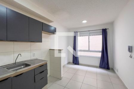 Sala e cozinha de apartamento para alugar com 2 quartos, 34m² em Cambuci, São Paulo