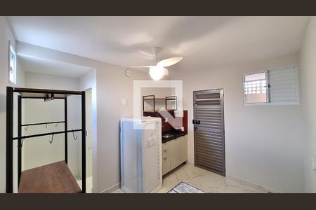Sala/Quarto/Cozinha de kitnet/studio para alugar com 1 quarto, 18m² em Barra Funda, São Paulo