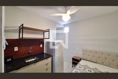 Sala/Quarto/Cozinha de kitnet/studio para alugar com 1 quarto, 16m² em Barra Funda, São Paulo