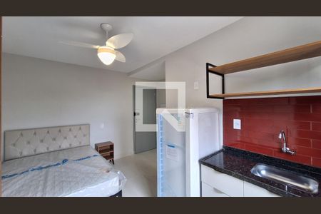 Sala/Quarto/Cozinha de kitnet/studio para alugar com 1 quarto, 20m² em Barra Funda, São Paulo