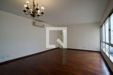 Apartamento para alugar com 4 quartos, 130m² em Cerqueira César, São Paulo