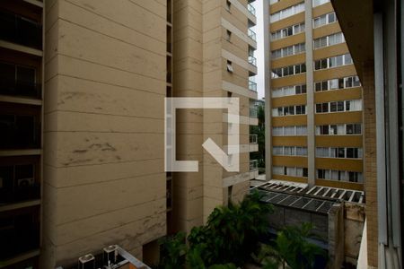 Apartamento para alugar com 4 quartos, 130m² em Cerqueira César, São Paulo