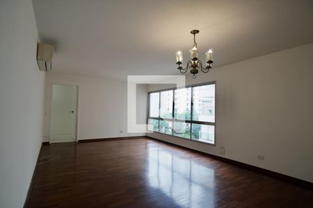 Apartamento para alugar com 4 quartos, 130m² em Cerqueira César, São Paulo