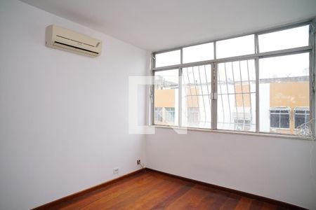 Quarto 1 de apartamento para alugar com 3 quartos, 90m² em Icaraí, Niterói