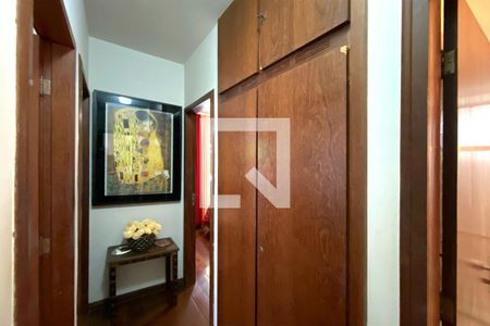 Corredor de apartamento à venda com 3 quartos, 90m² em Sion, Belo Horizonte
