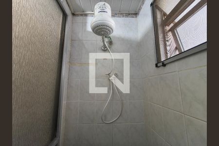 Banheiro de apartamento à venda com 2 quartos, 49m² em Camorim, Rio de Janeiro