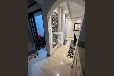 Casa à venda com 3 quartos, 280m² em Jardim do Estádio, Santo André