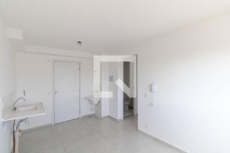 Sala/Cozinha/Área de Serviço  de apartamento para alugar com 2 quartos, 32m² em Guaianases, São Paulo