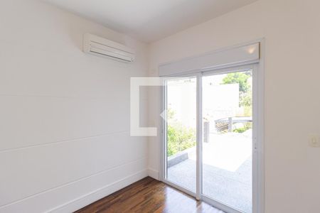 Suíte 1 de casa de condomínio para alugar com 4 quartos, 450m² em Terras do Madeira, Carapicuíba