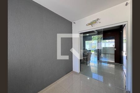 Sala de casa de condomínio para alugar com 4 quartos, 480m² em Guaratiba, Rio de Janeiro