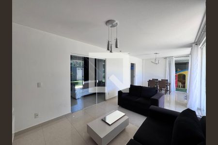 Sala de casa de condomínio para alugar com 4 quartos, 480m² em Guaratiba, Rio de Janeiro