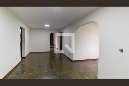 Casa para alugar com 4 quartos, 2000m² em Piratininga, Niterói